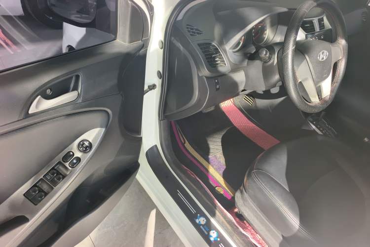 Used Hyundai Verna Ray 2014 1.4L Automatic GLX
