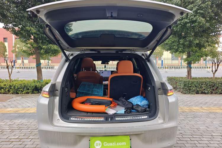 Used Li Auto L8 2023 Pro Model
