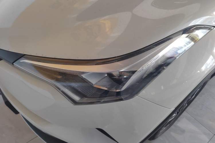 Used Toyota IZOA 2020 2.0L Yichi Version
