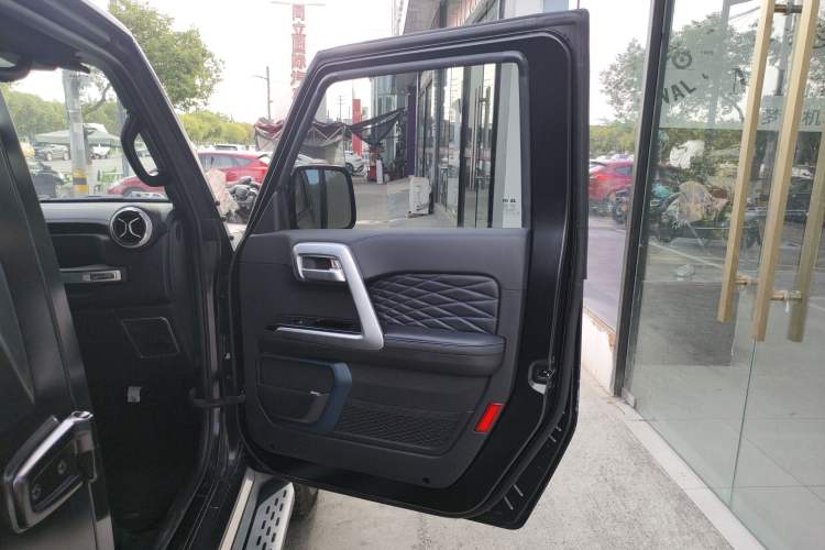 Used Beijing Auto BJ40 2023 2.0D Automatic Four-Wheel Drive Blade Hero Edition Adventurer Type