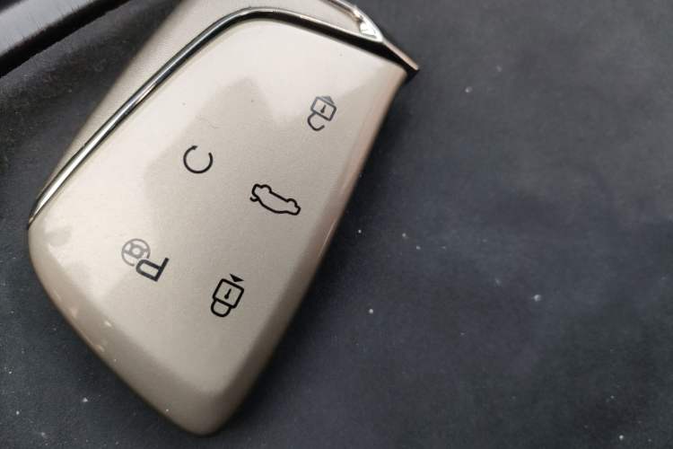 Used  06 2025 Model 520km