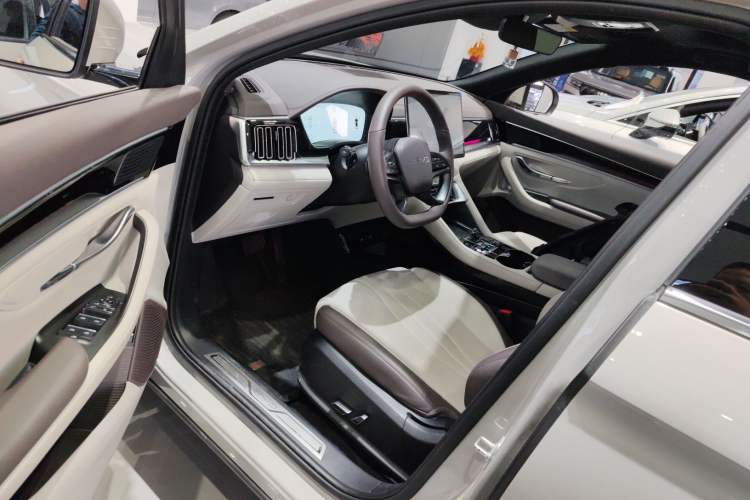 Used BYD Song PLUS New Energy 2025 DM-i Intelligent Driving 160KM Flagship Model
