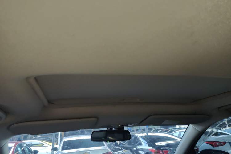 Used Mitsubishi Outlander 2019 2.4L 4x4 Zhi Xiang Edition 7 Seats China V Emission Standard
