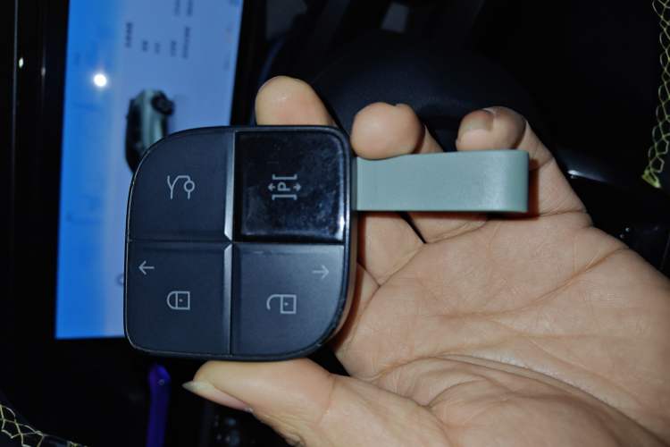 Used Lynk & Co 08 EM-P 2025 220 km All-Wheel-Drive Performance Halo