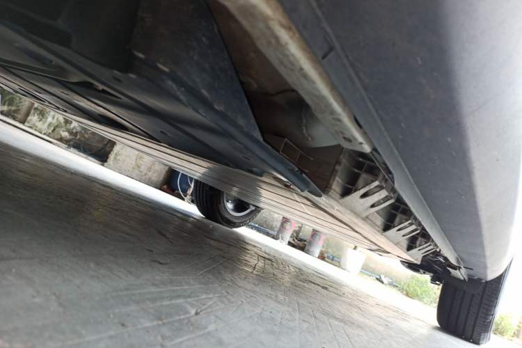 Used Geometry E Firefly 2024 401 km Fluorescent
