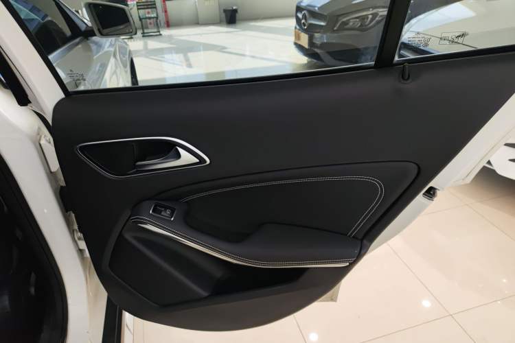 Used Mercedes-Benz GLA 2015 GLA 200 Fashion Model
