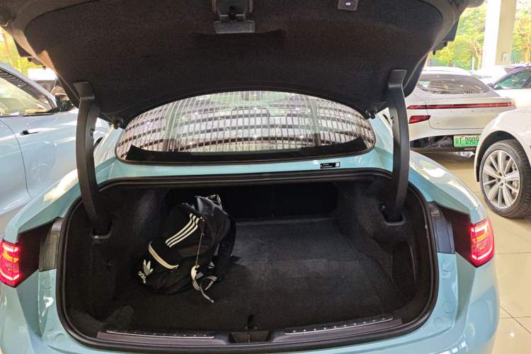 Used Hima Luxeed S7 2025 785 km Ultra
