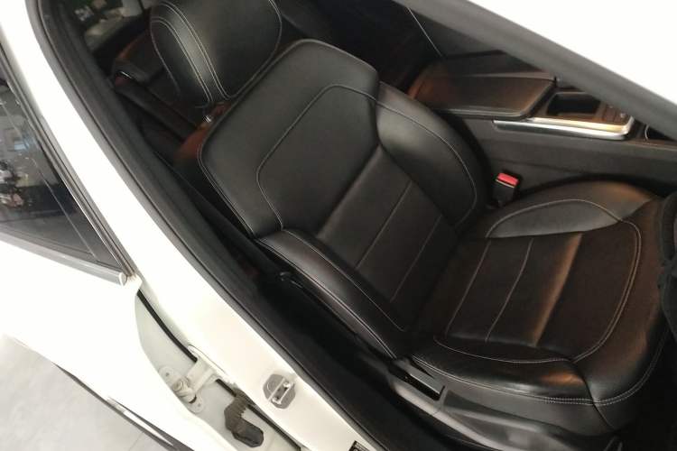 Used Mercedes-Benz M-Class 2014 ML 320 4MATIC