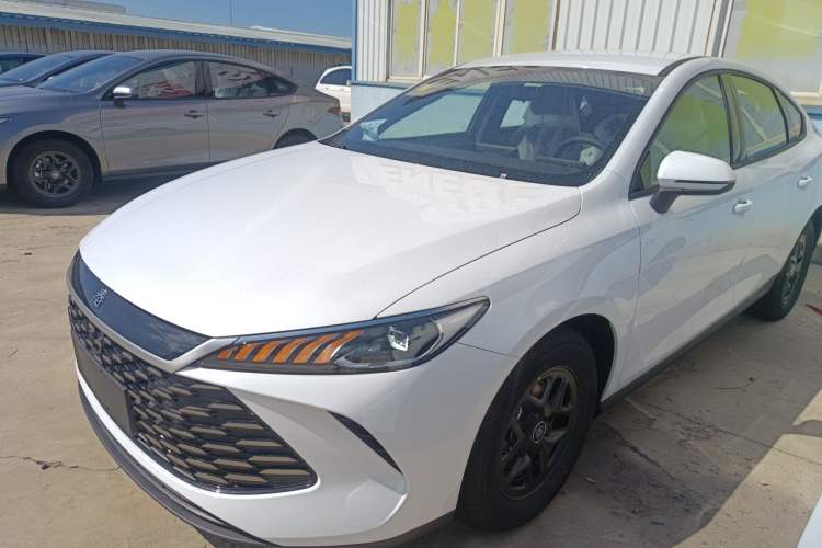 Used BYD Qin PLUS 2025 DM-i Smart Drive 55KM Leading Model
