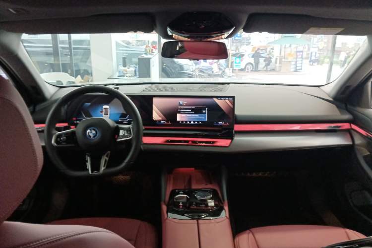 Used BMW i5 2025 eDrive 35L M Sport Package
