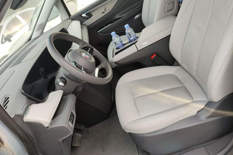 Used Buick GL8 2025 Lu Zun Deluxe Edition