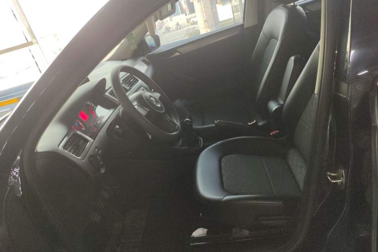 Used Volkswagen Santana 2015 1.6L Manual Comfort Edition
