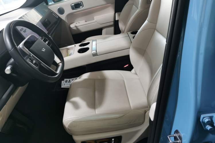 Used Li Auto L8 2024 Ultra Model
