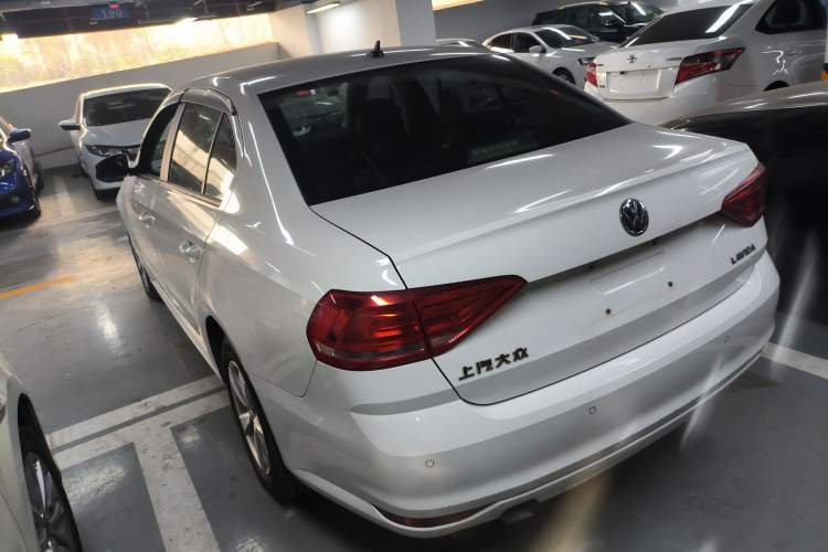 Used Volkswagen Lavida 2015 1.6L Manual Fashion Edition
