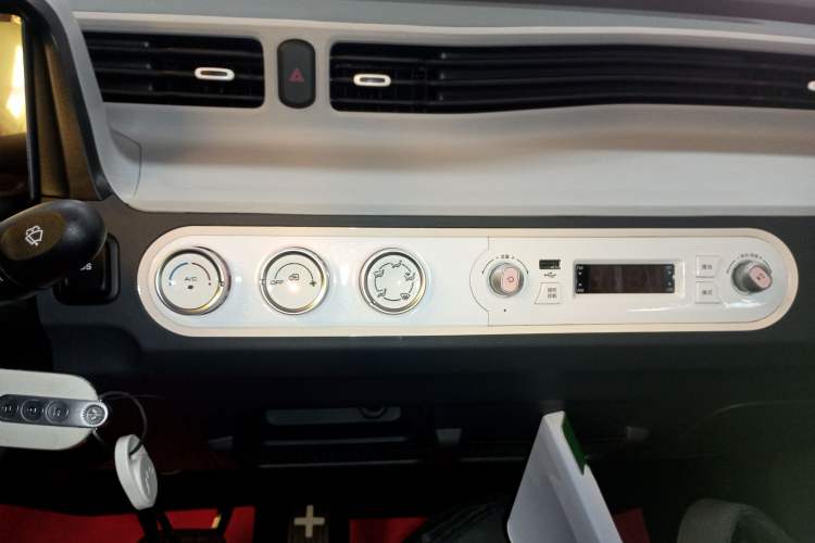 Used Wuling Hongguang MINIEV 2022 Macaron Fashion Model Lithium Iron Phosphate
