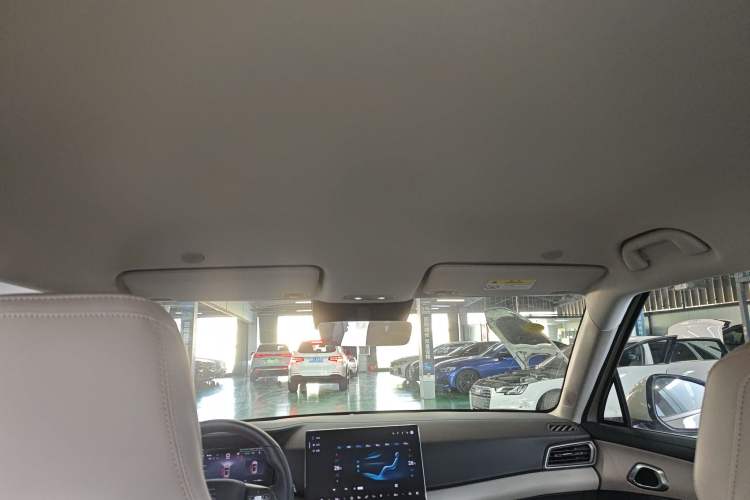 Used BYD Yuan UP 2025 Intelligent Driving Version 401 km Leading Edition
