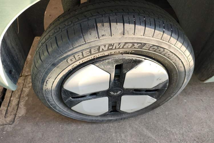 Used Wuling Hongguang MINIEV 2024 3rd Generation 215km Advanced Version
