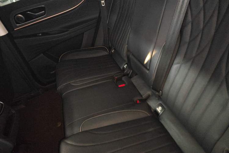 Used Chery Tiggo 9 2023 2.0T Dual-Clutch Two-Wheel Drive Leading Edition 5 Seats