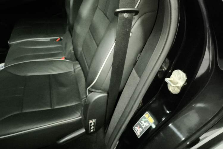 Used Mercedes-Benz R-Class 2017 R 320 4MATIC Business Edition Prestige Model