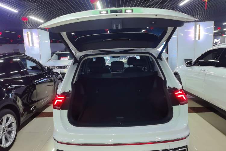 Used Volkswagen Tiguan L 2022 330TSI Automatic Two-Wheel Drive R-Line Enhanced Edition
