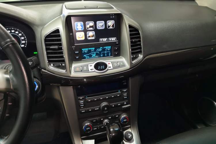 Used Chevrolet Captiva 2014 2.4L 4x4 Flagship Edition 7 Seats