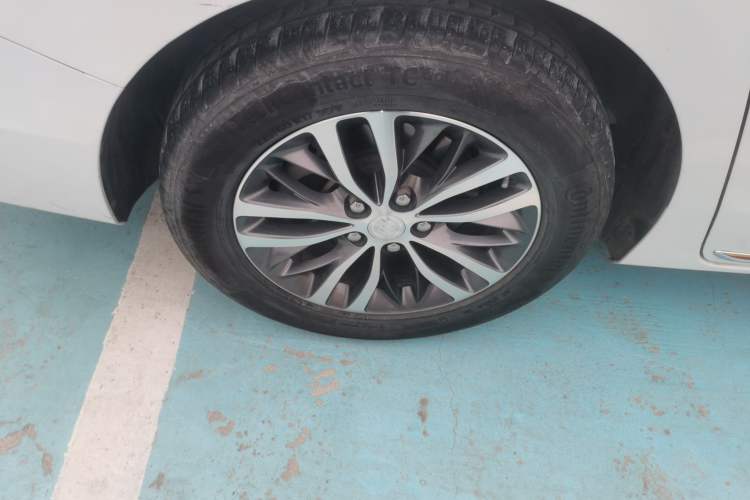 Used Buick GL8 2023 ES Lu Zun Deluxe Model
