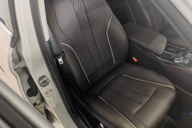 Used BMW 5 Series 2021 Restyled 530Li Leading Edition Luxury Package
