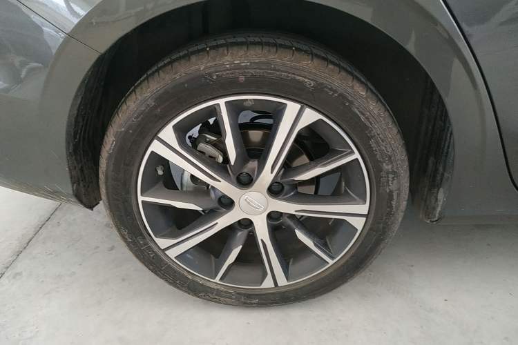 Used Geely Auto Emgrand 2023 4th Generation Champion Edition 1.5L CVT Flagship Model
