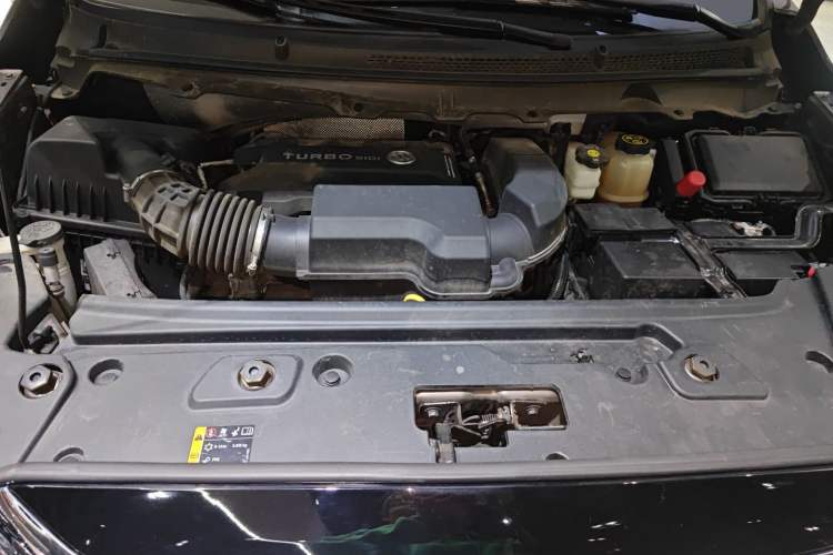 Used Buick GL8 2023 Land Executive Class Comfort Model
