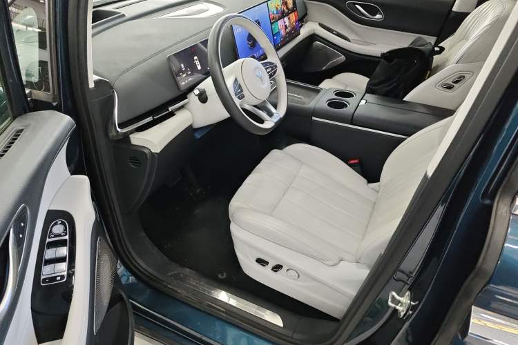 Used VOYAH Dream 2025 PHEV Four-Wheel-Drive Flagship Kunpeng Edition
