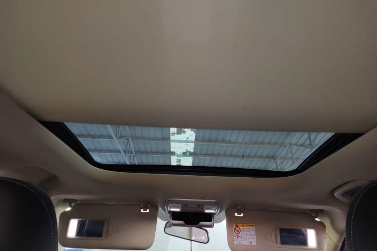 Used Geely Auto Emgrand X7 Sport 2018 1.8TD Automatic Two-Wheel Drive Smart Connect 4G Internet Edition
