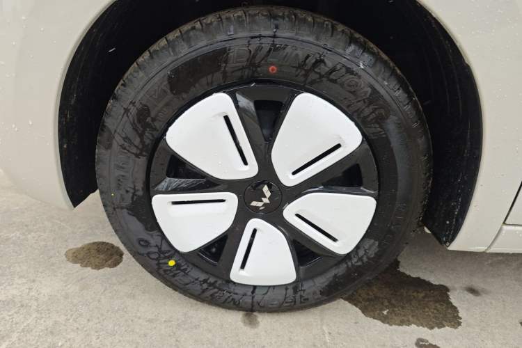 Used Wuling Hongguang MINIEV 2025 Four-Door Version Advanced Edition
