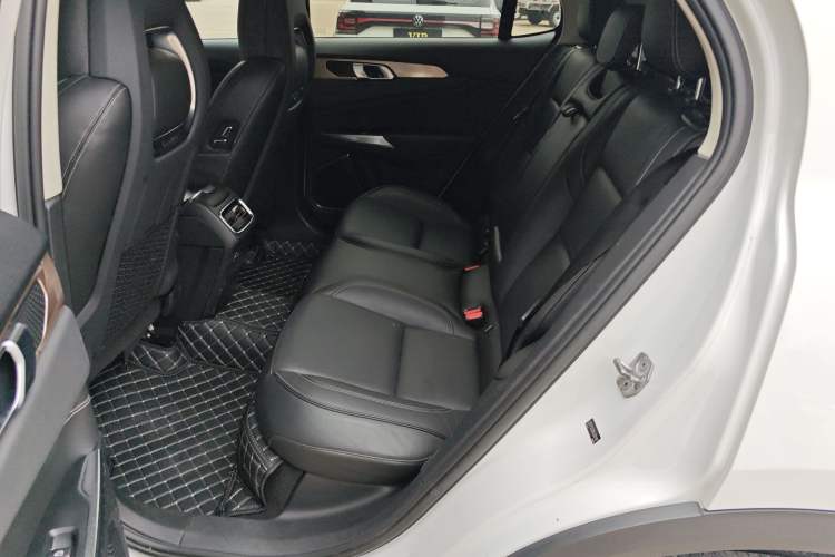 Used Lynk & Co 01 2019 2.0T Two-Wheel-Drive Pro Version China V Standard
