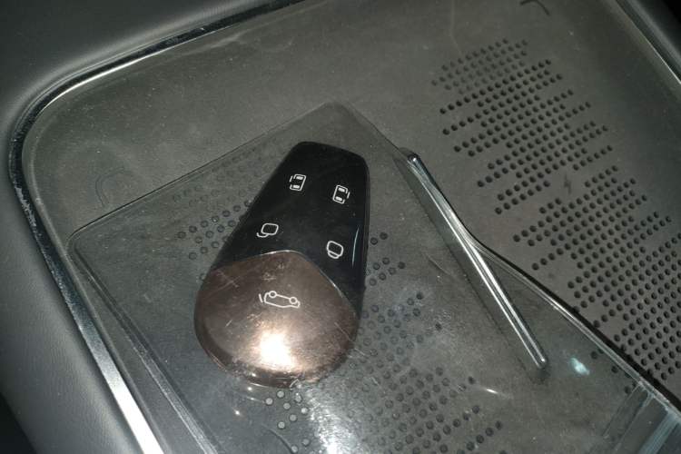 Used VOYAH Dream 2025 PHEV Four-Wheel-Drive Flagship Kunpeng Edition
