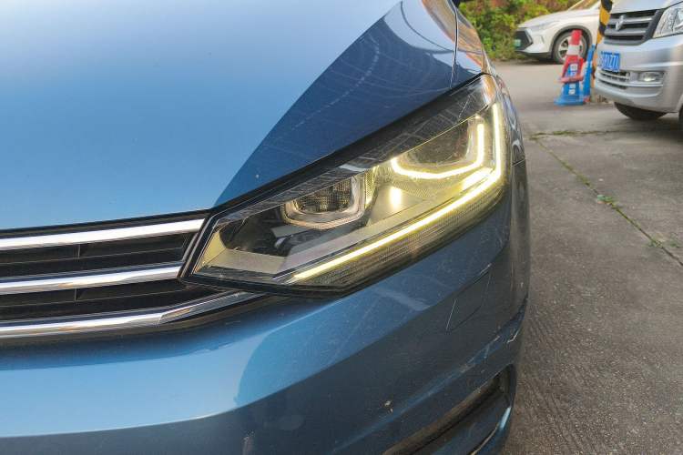 Used Volkswagen Touran 2018 Volkswagen Touran L 280TSI DSG Comfort Edition 7-seater
