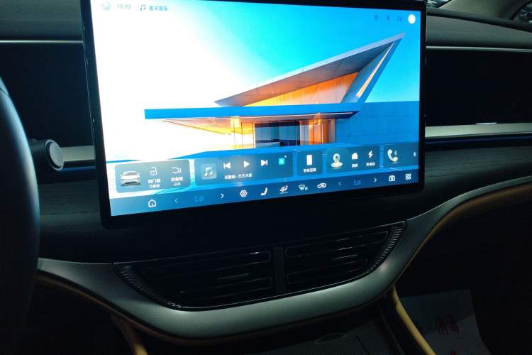 Used Denza D9 2024 DM-i 980 Four-Wheel Drive Flagship Model
