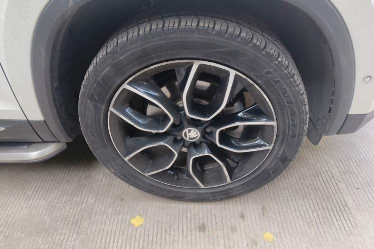 Used Skoda Kodiaq 2019 Facelifted TSI330 7-Seater Two-Wheel-Drive Luxury Enjoyment Edition China VI Standard
