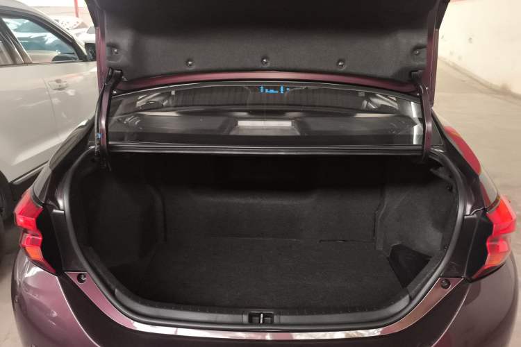 Used Toyota Levin 2017 Revised Dual-Engine 1.8H GS E-CVT Elite Sunroof Version China V Standard
