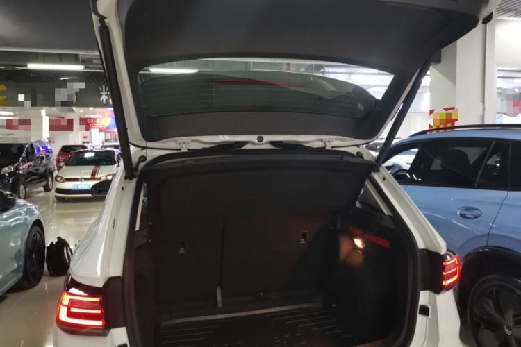 Used Volkswagen Tharu 2024 300TSI Two-Wheel-Drive Moon Luxury Edition
