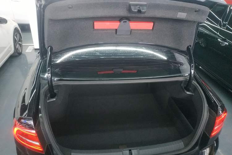 Used Volkswagen Magotan 2018 280TSI DSG Comfort Model
