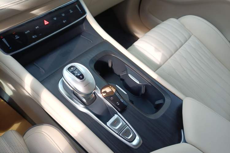 Used VOYAH Dream 2022 Low-Carbon Edition Dream+ Smart Enjoyment Package
