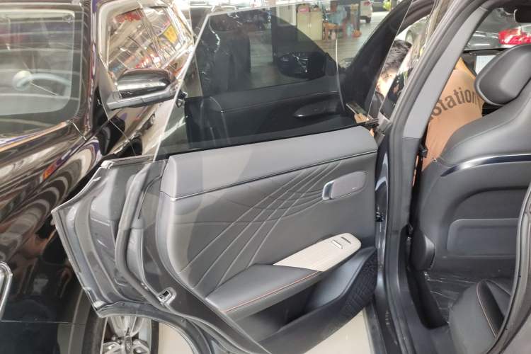 Used  S07 2023 200Max Range-Extended Version
