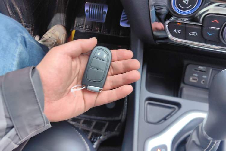 Used  Cherokee 2016 2.4L Leading Edition