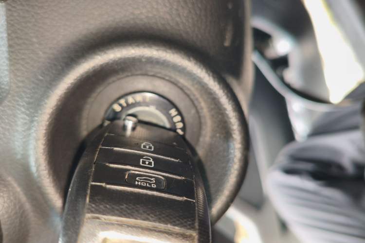 Used Kia K5 2014 2.0L Automatic GLS
