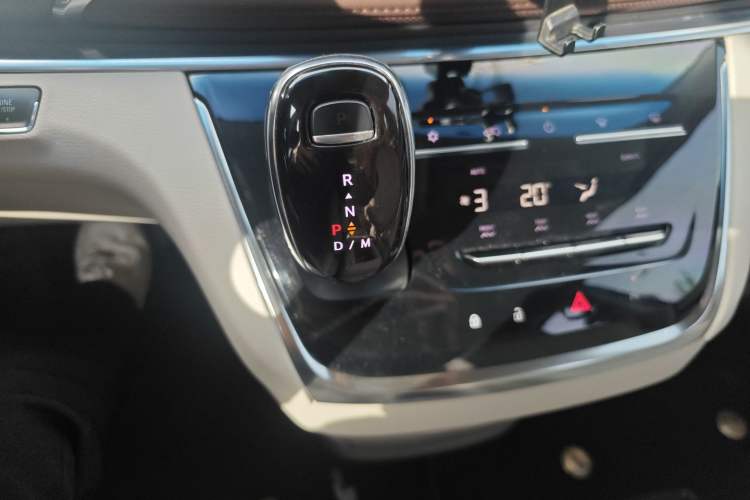 Used Buick GL8 2022 Land Cruiser Executive Class 652T Comfort Model
