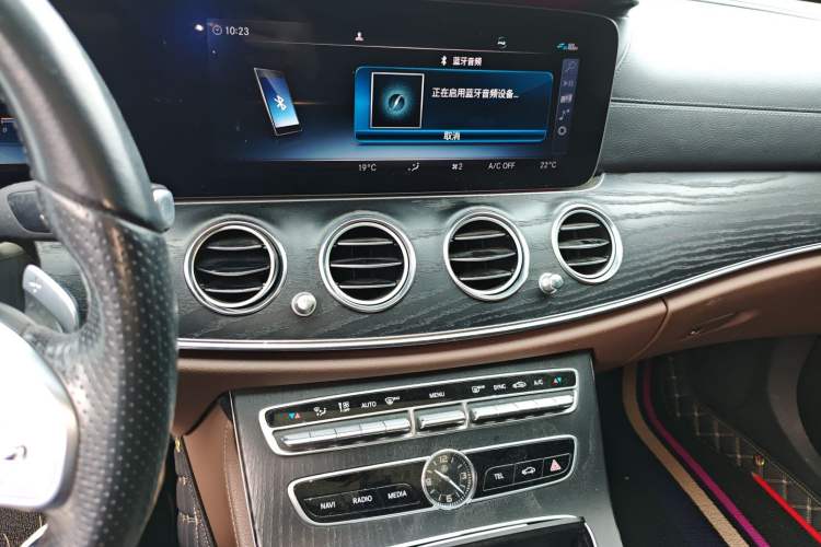 Used Mercedes-Benz E-Class 2019 E 300 L Sporty and Stylish Model
