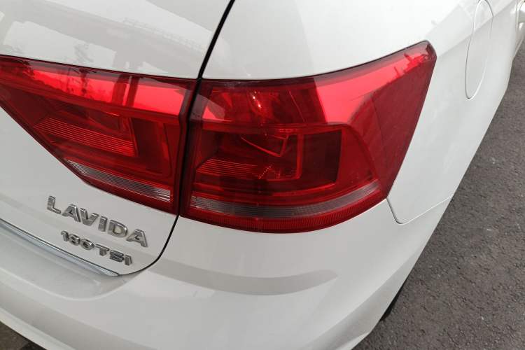 Used Volkswagen Gran Lavida 2017 180TSI DSG Comfort Edition
