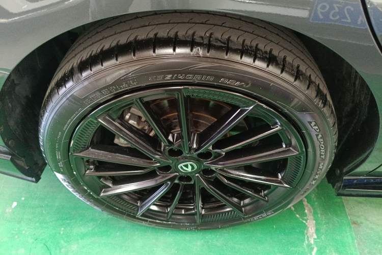 Used Changan UNI-V 2023 2.0T Leading-Speed Edition
