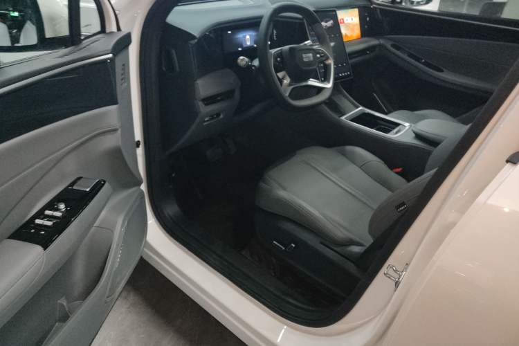 Used  L7 2025 EM-i 115km Exploration Edition
