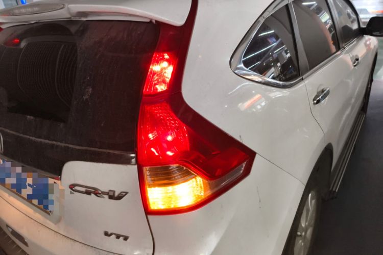 Used Honda CR-V 2013 2.4L Two-Wheel-Drive Luxury Edition
